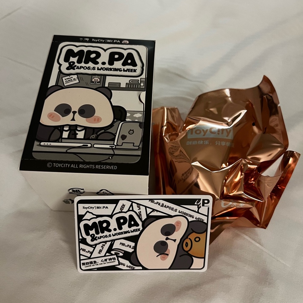 Panda blind box - panda with fish